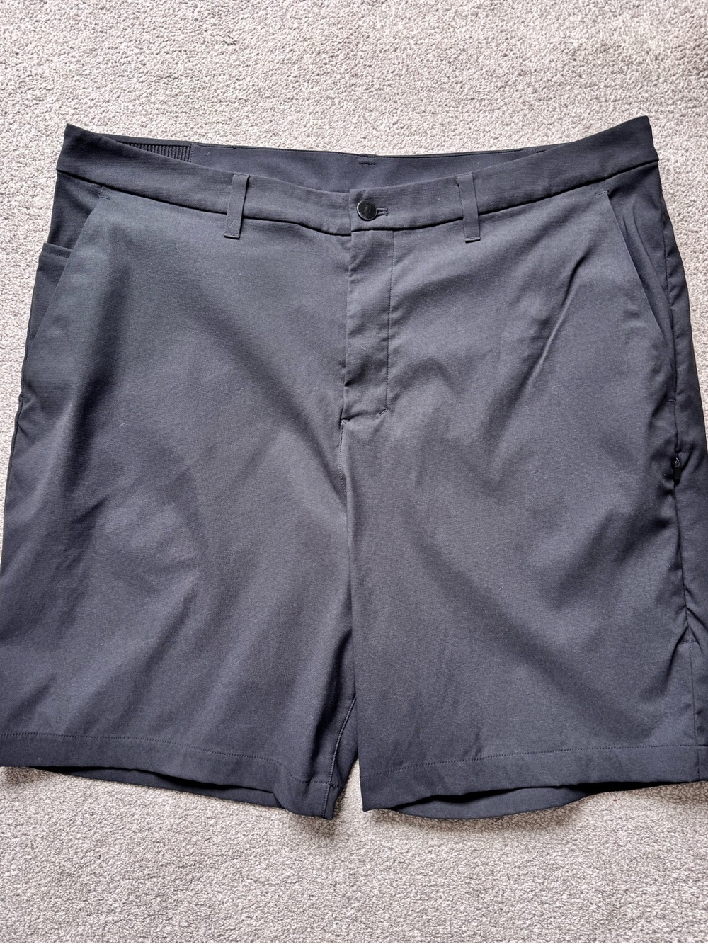 Mens Lululemon 9” Commission Golf Shorts Size 38 Like NEW